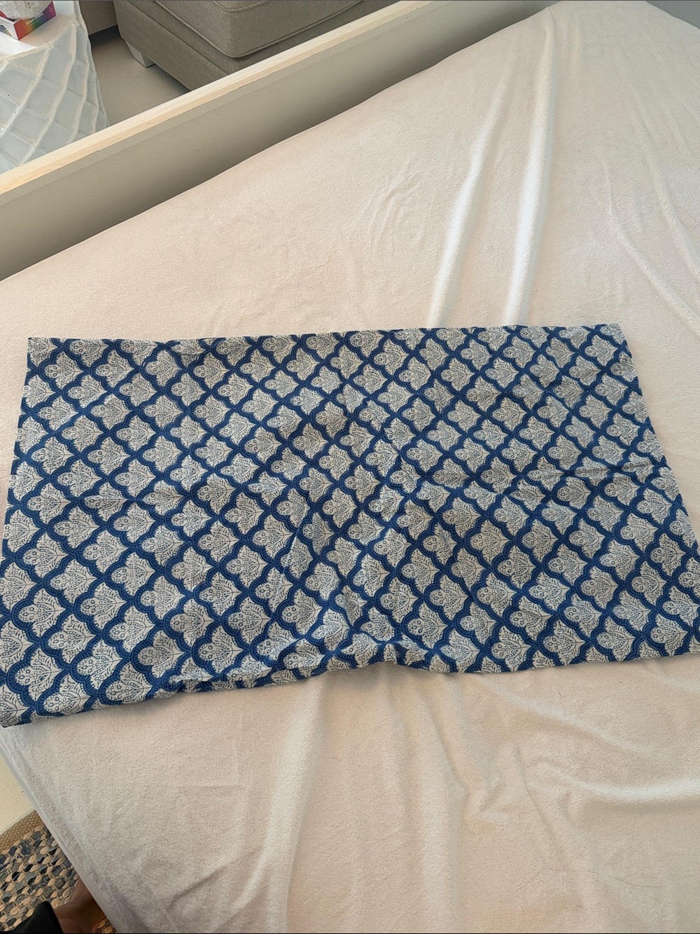 Roller Rabbit Jemina Blue and White king pillowcase. New without tags - Picture 5 of 6